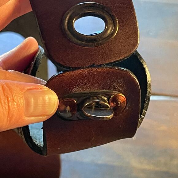 Madeira Wine Portugal Leather Wine Bottle Server Carrier - Picture 6 of 12